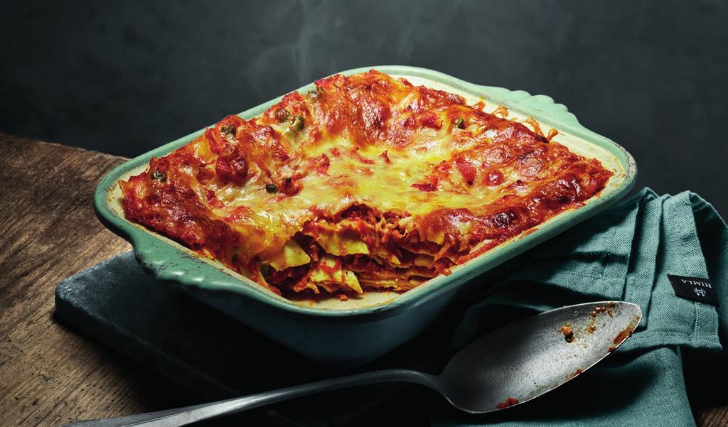 RECEPT 1 25 min 334 kcal/port Fett 8g Kolhydrater 45g Protein 19g Tonfisklasagne med tomat och kapris Smakrik lasagne med tonfisk, morot och kapris.
