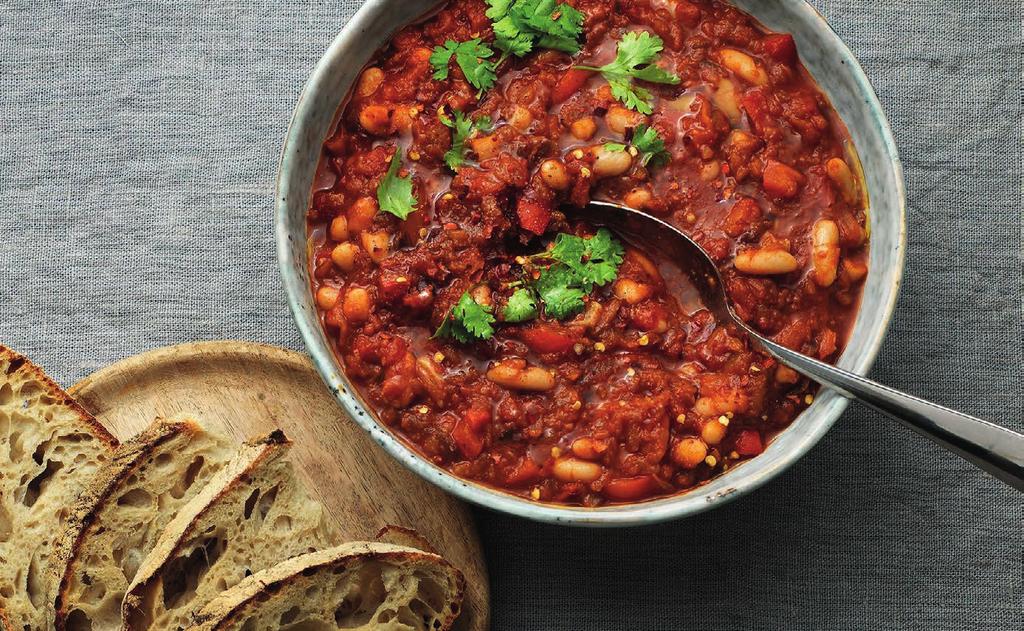 RECEPT 3 30 min 483 kcal/port Fett 6g Kolhydrater 52g Protein 15g Chili con aubergine Saftig och god vegetarisk chili con carne.