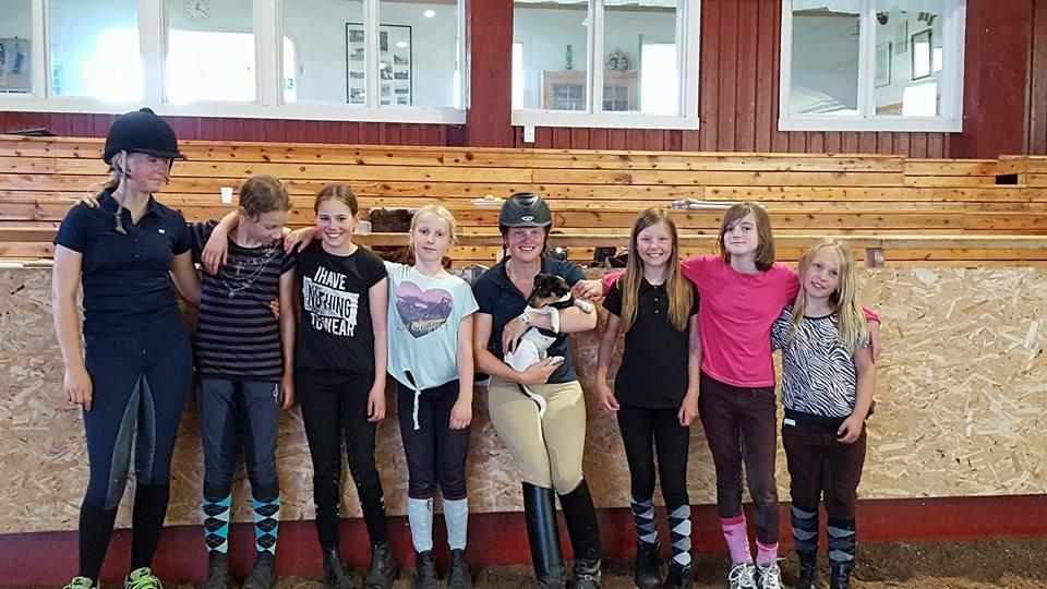 ålderskategorierna 13-14, 15-16, 17-18 år. Varje deltagare representerar en av ålderskategorierna, äldre får bytas mot yngre.