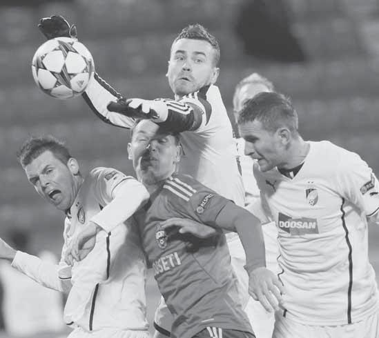 8 FUTBAL piatok 4. 10. 2013 PO STREDAJŠÍCH ZÁPASOCH 2.