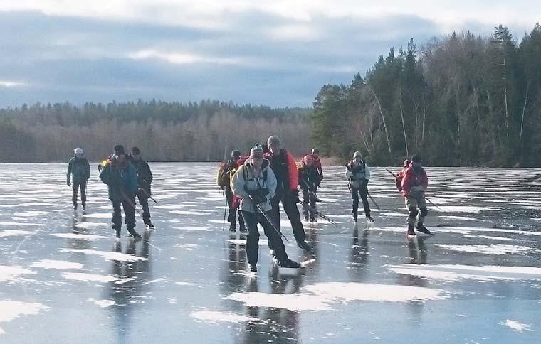 LÅNGFÄRDSSKRIDSKO Foto: Jan Neelissen Långfärdsskridsko är en härlig form av friluftsliv för alla åldrar som ger många fina upplevelser av sjö och skärgård.