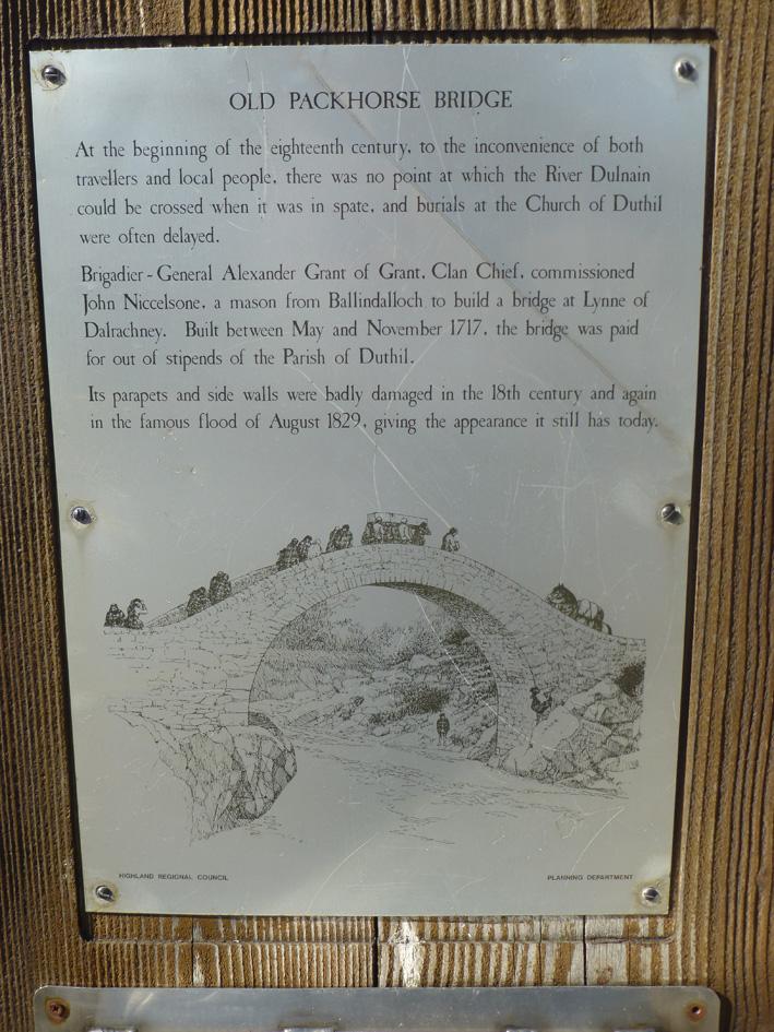 På väg mot Glenlivet passerade vi den gamla stenbron i Carrbridge Bilder från Carrbridge. Nästa stopp var som sagt Glenlivet där vår guide och provningsledare var Shirley.