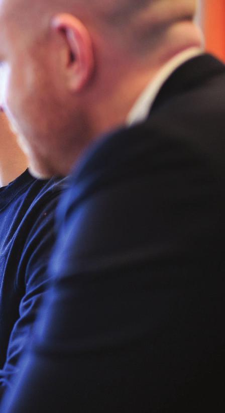 SAMHÄLLSVETENSKAPS- PROGRAMMET Är du intresserad av hur människa och samhälle utvecklas och fungerar i dag? Gillar du att diskutera makt, demokrati, etik, genus, hälsa och miljö?