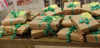 00 Samarr ABF Sydvästra Götaland FIXA JULKLAPPEN PÅ BIBBLAN Massor av julklappar kvar att fixa? Lösningen finns på biblioteket. Köp ett bokpaket med utgallrade böcker för 5 kr/paket.