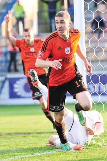 SENICA: Plach Kotula, Pillár, Ranko, Šušolík Kopičár, Kratochvíl Brigant (90. Kučera), O. Šašinka (84. Kovaľ), M. Kosorin (37. A. Kováč) Pajer. Tréner M. Mentel. GÓLY: 25. Mazáň, 45. a 68.