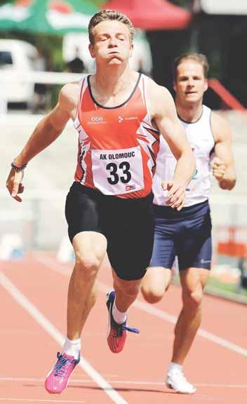 26 ATLETIKA, FORMULA 1 pondelok 15. 5. 2017 Rekordná smršť vicemajstra Európy JÁNA VOLKA: v českej extralige zabehol 100 m za 10,21 a 200 m za 20,66 Päť rekordov za tri hodiny!