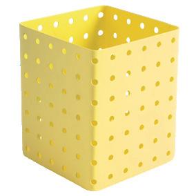 och konstgödsel. Med dragkedja på baksidan, storlek: 50 x 30 cm, 55 kr hos Jotex.se. Pall från samma ställe, finns i flera färger, 139 kr.