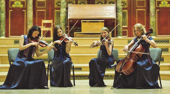 ARTU S KWARTET Magdalena Olech har examen i violin från Musikhögskolan i Poznań. Hon är stämledare i Stora Teaterns orkester i Poznań samt i stråkkvartetten Artus.