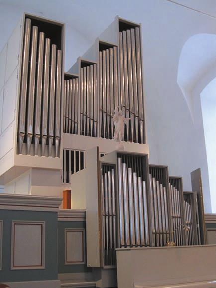 celeste 8 Oktava 4 Flute octaviane 4 Flagflöjt 2 Oktava 1 Sesquialtera II Mixtur IV Bombard 16 Oboe 8 Clarion 4 Tremulant Svällare Bröstvwerk (III): Gedakt 8 Principal 4 Rörflöjt 4 Waldflöjt 2 Nasat