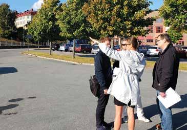 Här tittar man bland annat på hur många elever som får plats. En planlösning skapas efter att personalen på skolan fått förklara hur de tänkt bedriva sin verksamhet.