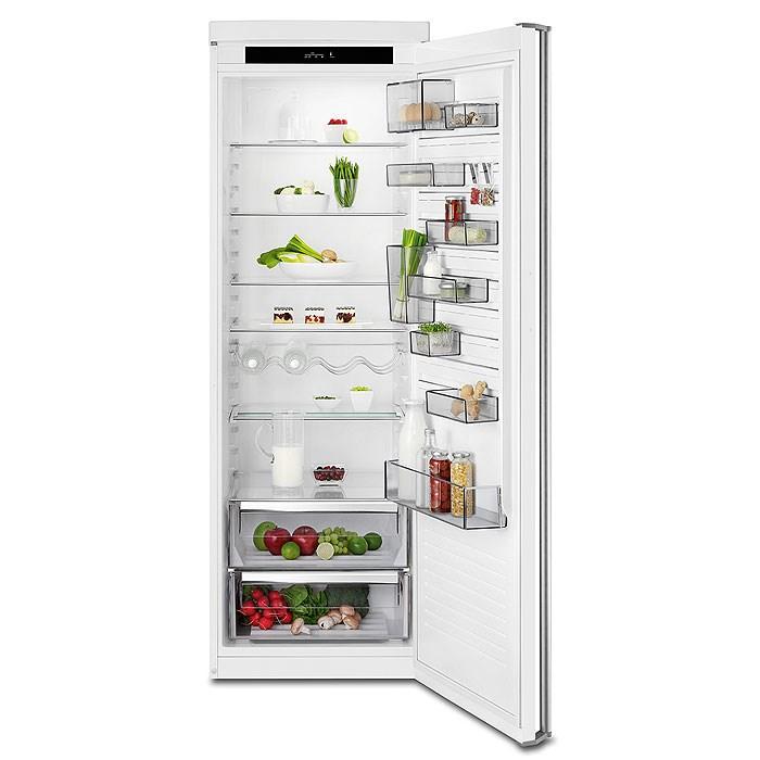 Vitvaror som ingår Kylskåp QR700W Kan anpassas efter varje smak Unikt förvaringssystem som gör att du kan organisera förvaringen i ditt kylskåp som du vill Flexibilitet att utnyttja förvaringsutryet