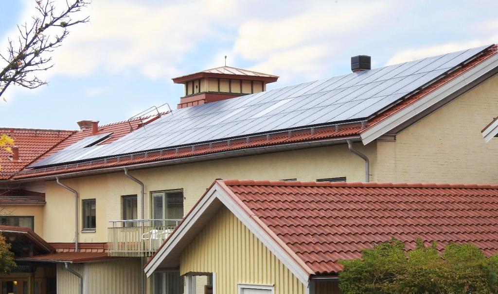 ELPRODUKTION 2017 installerade vi 410 m 2 solceller på taken till Solrosens äldreboende.