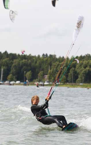 Vattensporta Kitesurfing, windsurfing, segling, dykning, RIB-utflykter. Listan kan göras lång när det gäller vattenupplevelser i Haninge.