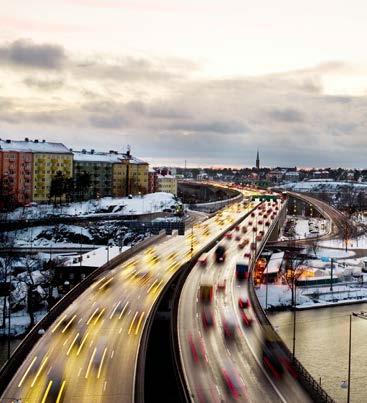 ATMOSFÄRISK STOFT Luften vi andas innehåller en hel del stoft som frigörs genom processer såsom erosion via vind, avdunstning, jordbävningar, bränder, utsläpp från industrier och fordon med mera.