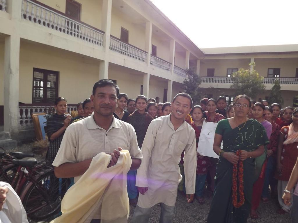 Bilaga 6 LWSTC i Nepal handlingsplan för 2013-2014 Minst 21 500 SEK/mån i fadderpengar insamlas Symaskiner leasas ut åt alla som har önskemål om detta (max 50 x 900 kr = 45 000 kr) Uppföljningsresa