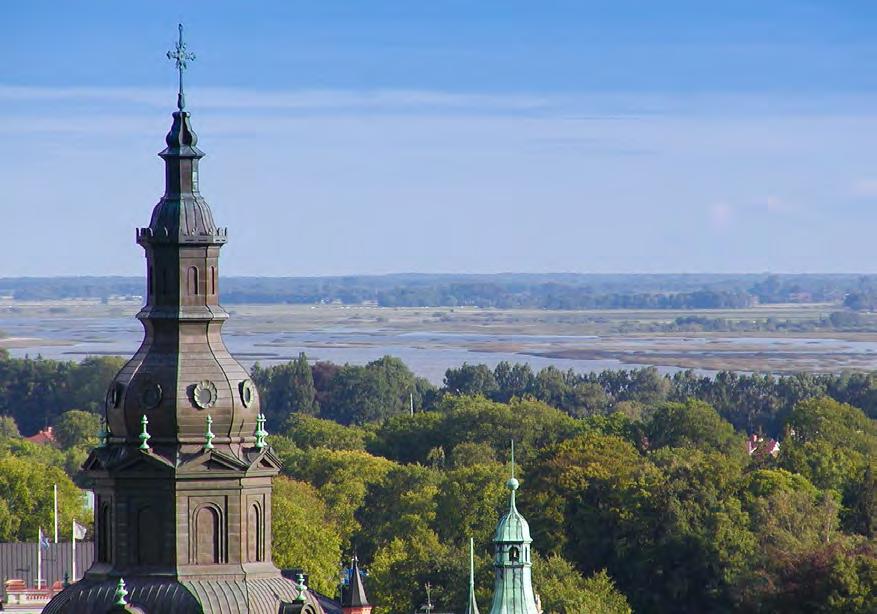 1. KRISTIANSTAD OCH DESS HISTORIA Kristianstad igår, idag och imorgon. Vattenriket sett från Kristianstads stadskärna. Kristianstads historia är unik.
