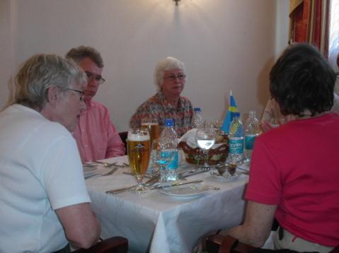 Lunch intogs efter detta på en liten restaurang med