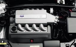 Volvo är också stolta över att den 190 kilo lätta V8:an är den första bensindrivna i världen att klara de kommande amerikanska miljökraven ULEV II.