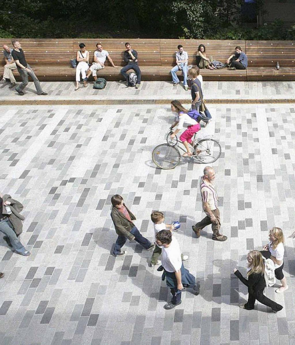 New Road, Brighton New Road är ett bra exempel på hur prioritering av kvaliteter för gående, cyklister Genomfartsgata och uppehållsaktiviteter blev mötesplats kan vara av avgörande betydelse för att