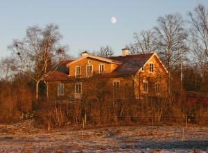 Den vackra Länsmansgården i Mulsta. Här bodde Wahlroths änka Frida Hauffman kvar till sin död 1957. Foto Stefan Jansson.