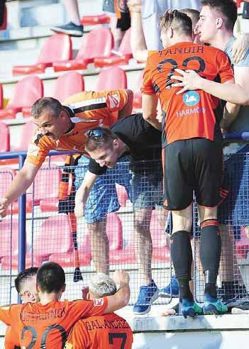 futbalový príbeh, aký mal Bosniak Edin Džeko, ktorý letel za svojou šťastnou futbalovou hviezdou ako neznámy futbalista v českých Tepliciach a potom sa z neho stal uznávaný strelec v európskych