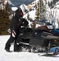 Dessutom är den nya växellådan oerhört lättväxlad, det är nästan som att hantera en joystick helt utan ryckande eller slitande för att 12 SNOWMOBILE.SE byta växel.