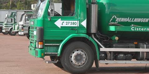 Figur 29 - En av Renhållningens lastbilar (Orre, 2009) 3.2.3.2 Infrastruktur Tankstationer behöver upprättas för att biogas ska kunna etableras som ett bränsle i den åländska fordonsparken.