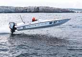 Motor: Max 200 hk/3,0 liter standardutförande Båt: Min 6,5 meter Vikt: Min 695 kg (enskrovare) och 845 kg (katamaran) Toppfart: ca 95 knop Roslagsloppsvinnare 2017: Marcus Johnsson/Jussi Myllymäki,