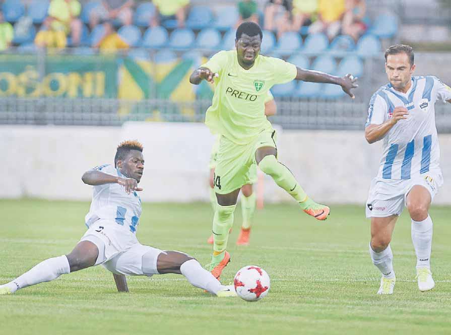 FUTBAL 3 OZVENY 1. KOLA NAŠEJ LIGY TAKTICKÁ ANALÝZA ANALYTICKÝ POHĽAD ŠPORTU Žlto-zelení boli lepší. Za nepriaznivého stavu dominovali až drvivo. Gól však zo svojej prevahy nedokázali vyťažiť.