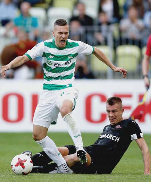 FUTBAL 7 Krídelník LUKÁŠ HARASLÍN si poranil koleno Naplnené obavy Stredopoliar Grasshoppersu Zürich MICHAL FAŠKO o nevydarenom derby Čakal viac od seba i mužstva Cez víkend odštartovala švajčiarska