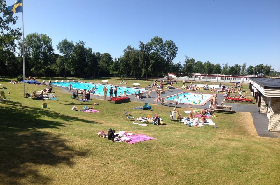Öppettider på friluftsbaden och Folkhälsocentrum 17/6 27/8 Flammabadet Period 17/6-9/7 Mån - Fre 11.00-18.00 Lör - Sön 10.00-18.00 10/7-20/8 Mån - Sön 10.