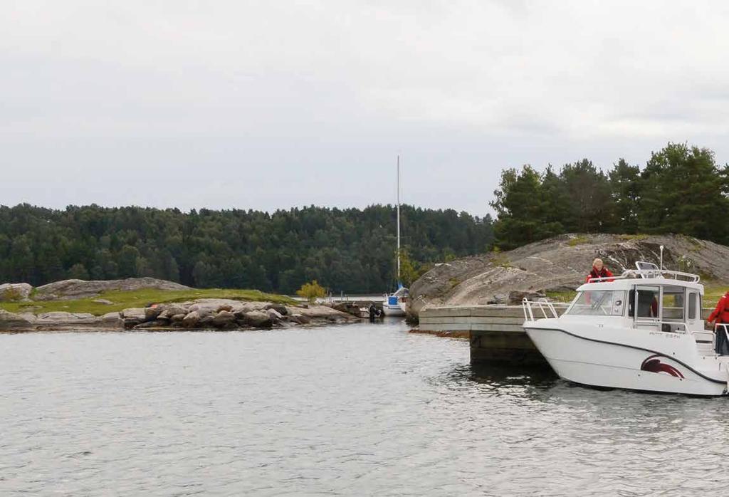 HARD TOP & PRO FISHING Fast bränsletank Integrerade Abloylås Trossboxar i aktern och fören Alltid i hamn konstruktion Monteringsplats för