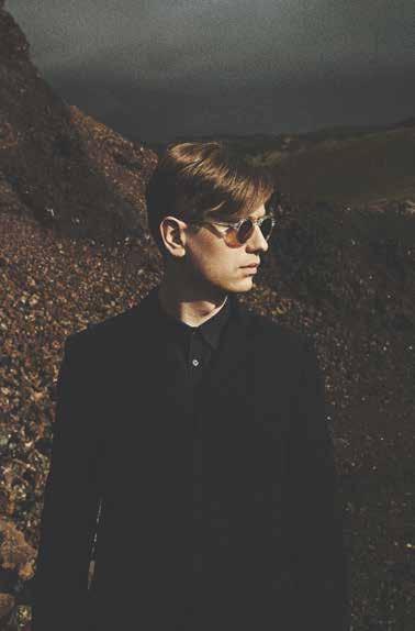 I en intervju i New York Times säger Ólafsson att upplösningen av gränser är en självklarhet för många musiker på Island.