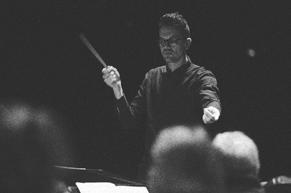 I en intervju i New York Times säger Ólafsson att upplösningen av gränser är en självklarhet för många musiker på Island. Ön är glesbefolkad. Musikhistorien har blinda fläckar.