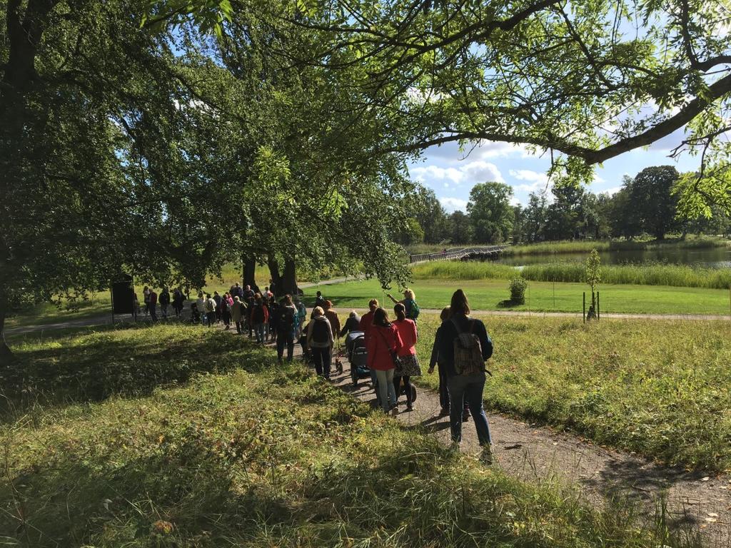 TIPS: Naturvandring Tyresö slottspark Onsdag 22 augusti 14 ca 17 Sensommarblomster i lummig parkmiljö! Tyresö slottspark anlades på 1700-talet och är en av Sveriges äldsta engelska parker.