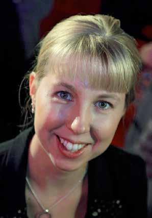 Therese Wissö doktorad vid Istitutioe för socialt arbete, Göteborgs uiversitet Föräldrautbildig, städhjälp eller farmor?