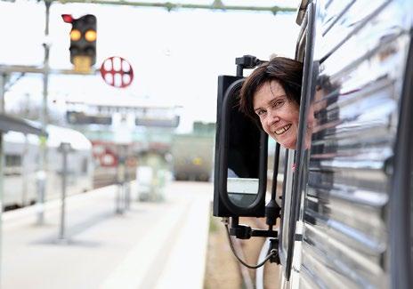 SJ anställer fler lokförare och tågvärdar Ökande efterfrågan på tågresor skapar nya arbetstillfällen i tågbranschen, inte minst hos SJ.