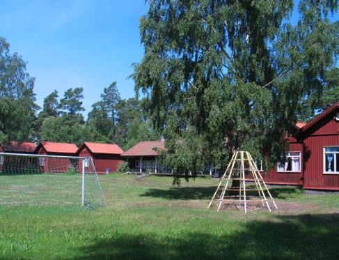 Nyponrosen Fiskeboda/Hjälmaren Vad är det som tutar, blinkar, glittrar och spelar musik?!? Discobussen har kommit för att hämta alla deltagare till kollots avslutningsdisco!