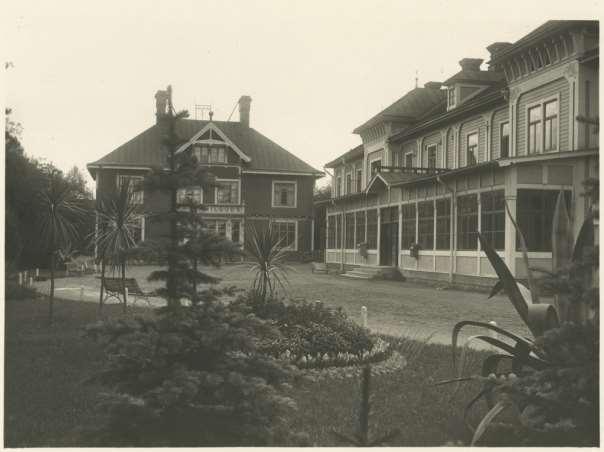 Östersund med park framför stationen 1937. Källa: Samlingsportalen.se Hur kan det se ut idag?