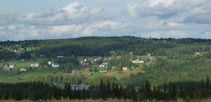 Gård, Vacker gård i Jämtland med sjöutsikt och tre