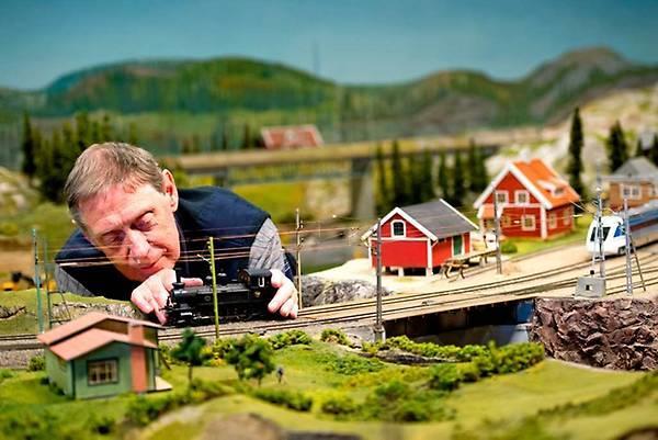 När Västlänken byggs får mindre tåg ge plats. Göteborgs modelljärnvägssällskap blir av med sina lokaler och framtiden för de TV-kända tågen är oviss.