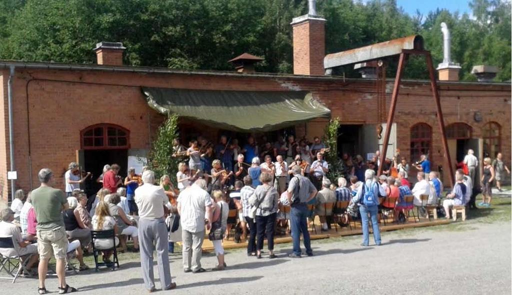 Succé: Stripa Gruva Folkmusikfesten 2014 Så kom då den 19:e juli och Folkmusikfesten till Blinda Petters minne tog sin början.