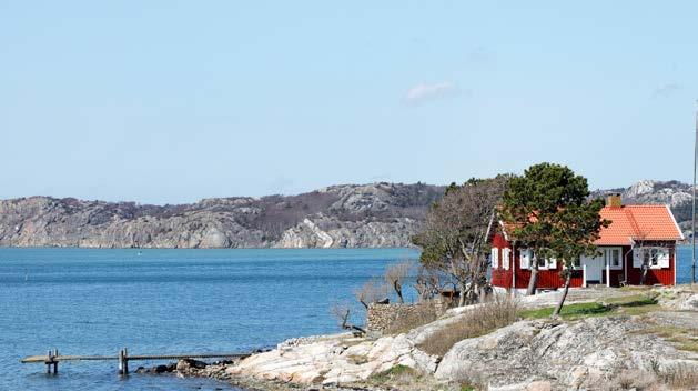 Bad och båt DU FÅR Lägga till med båt och bada vid strand som inte tillhör någons hemfridszon. Gå iland, bada eller tillfälligt lägga till vid brygga som inte ligger inom någons hemfridszon.