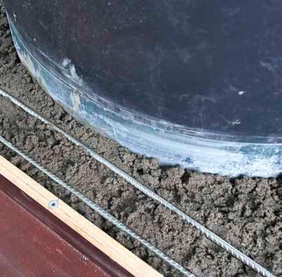 Gjut benen till bordet Tillsätt 35-40 gram fibrer per 5 kilo torrbetong. etongmixen du använder är alltid baserad på cement.