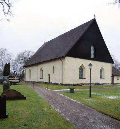 BYGGNADSVÅRDSRAPPORT 2017:21 5 Inledning Länsstyrelsen lämnade tillstånd till byte av spåntaket på Norra Sandsjö kyrka den 26 mars 2015.