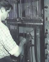 1949 1952 1956 1961 1988 1989 Sven Christensson, som utses till VD 1956 på Backer-Elektro Värme AB, ansvarar för att bolaget under hans 25 år utvecklas
