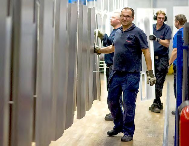 NIBEs ansvar Medarbetaransvar Engagerade medarbetare Vi vill att alla våra 14.300 (11.900) medarbetare ska trivas, utvecklas och känna sig stolta över sitt arbete.