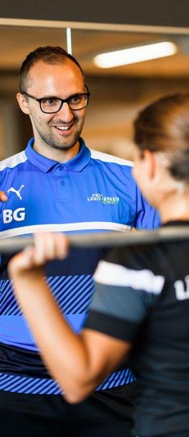 Samhällsvetenskap och Beteendevetenskap. Gemensamt för inriktningarna är att vi arbetar med praktiskt lärande. Här får du göra, inte bara läsa.