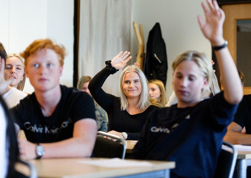 poängplan Handel & administration gymnasiegemensamt 600 Engelska 5 100 Historia 1a1 50 Idrott och hälsa 1 100 Matematik 1a 100 Naturkunskap 1a1 50 Religionskunskap