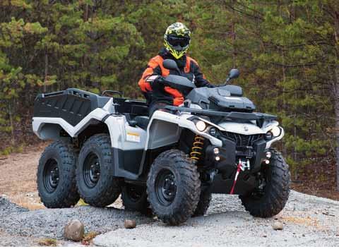 ute i terrängen märker man inte heller av att motorn har en strypt toppfart på cirka 42 km/h då det aldrig går så fort.